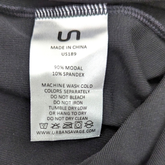 Urban Savage Studded Crop Tee Tank Top NEW Womens Large Black Workout Athletic - Picture 8 of 13